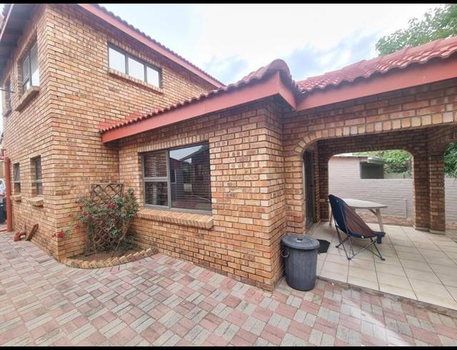 3 BEDROOM HOUSE FOR SALE IN MISTY BAY